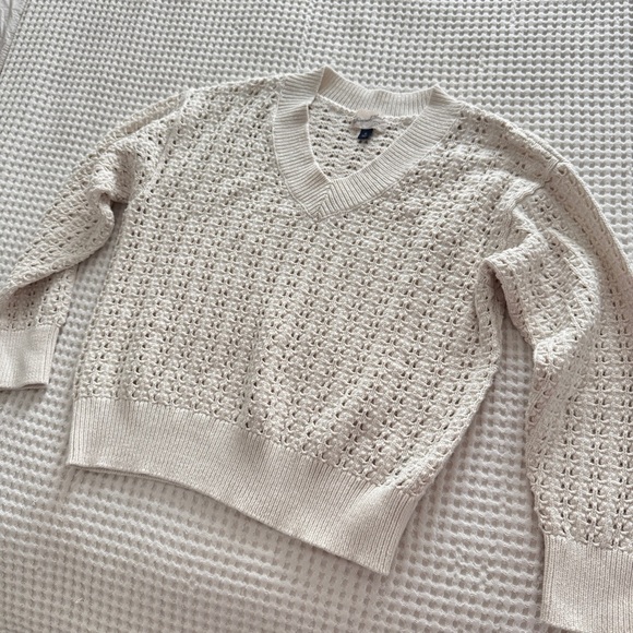 Women's Openwork V-Neck Pullover Sweater - Universal Thread NWOT - Picture 5 of 6